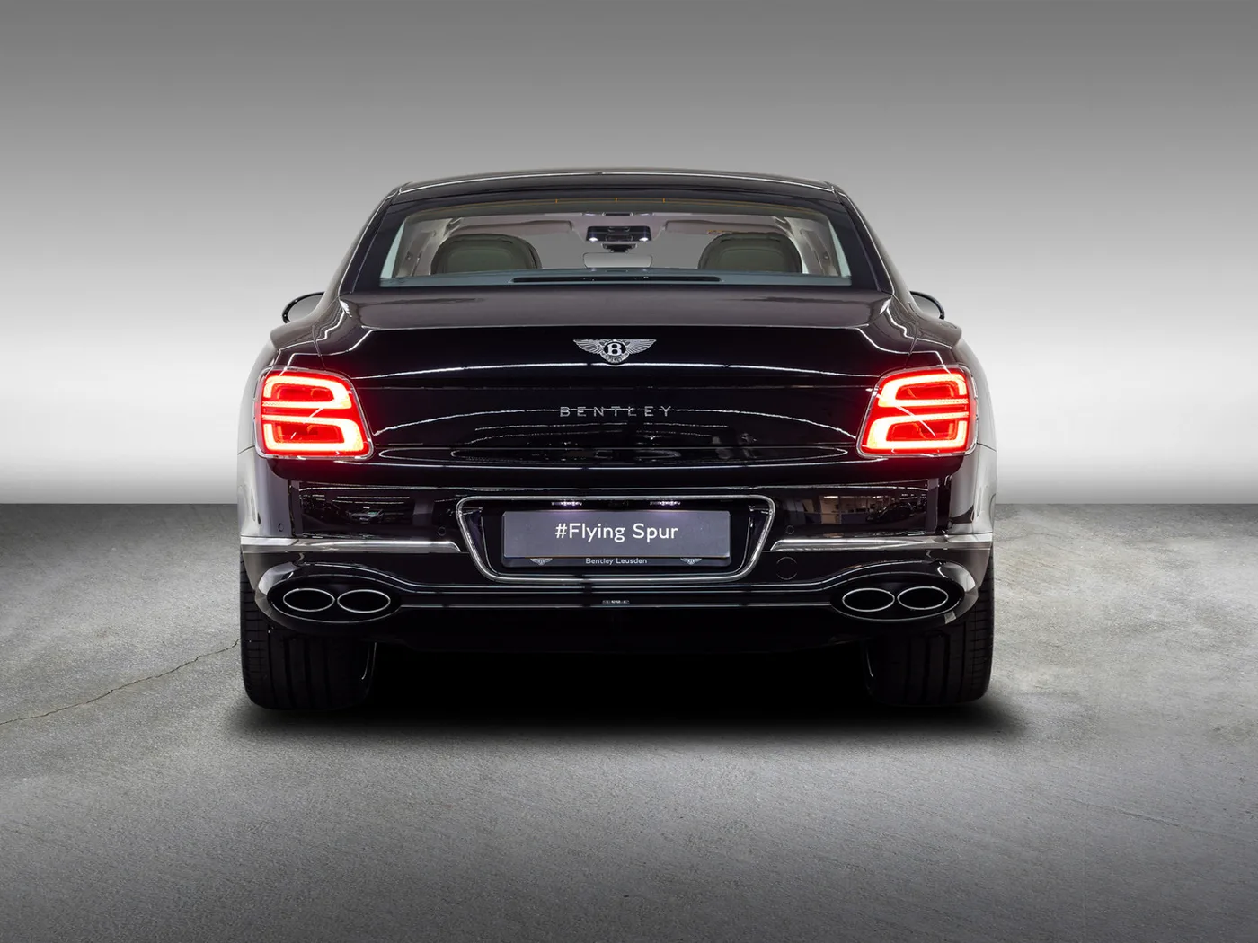 2024 Bentley Flying Spur Azure V8 offered by an official Bentley dealer in Leusden, Netherlands, photo 5 of 15