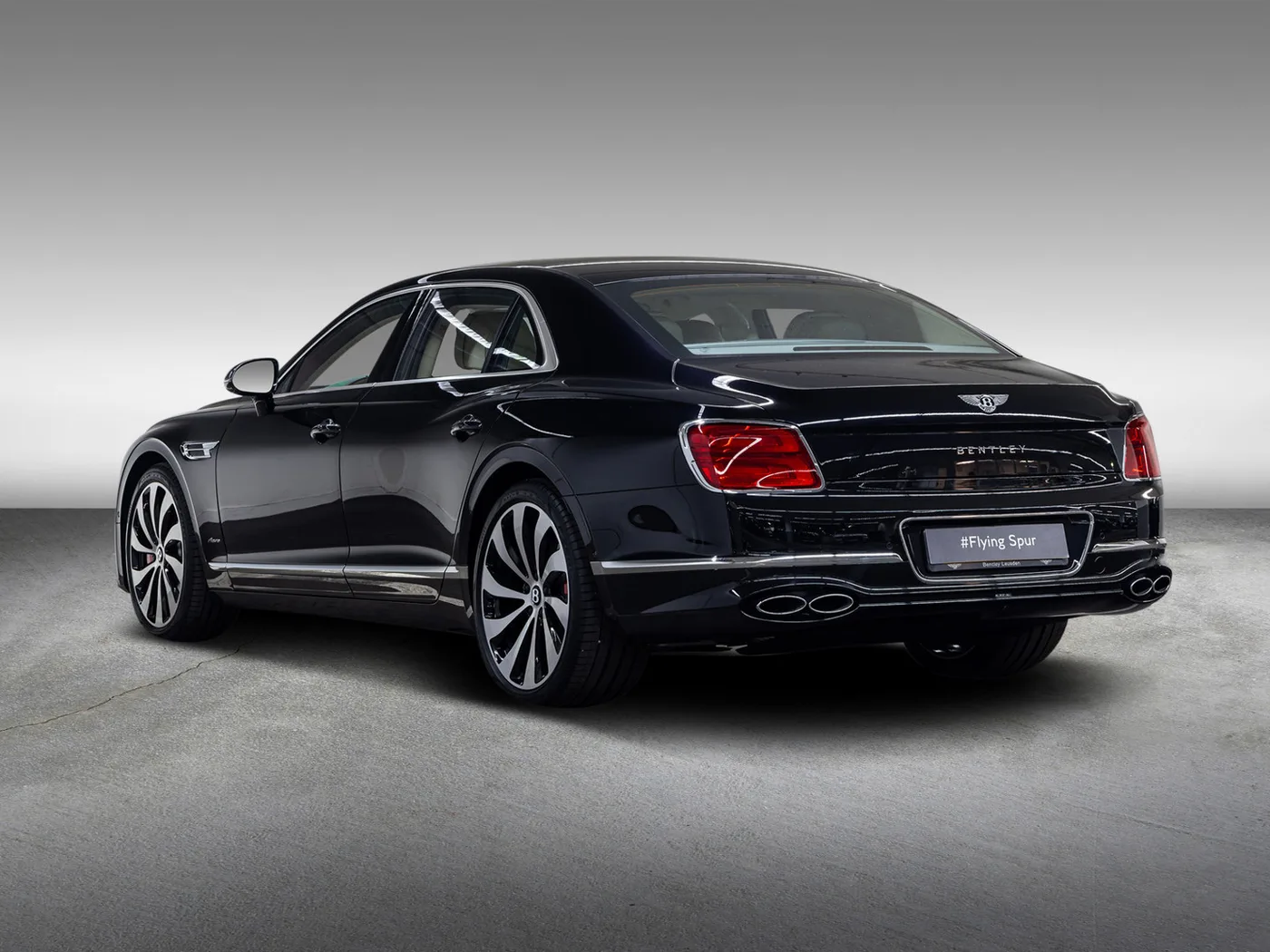 2024 Bentley Flying Spur Azure V8 offered by an official Bentley dealer in Leusden, Netherlands, photo 6 of 15