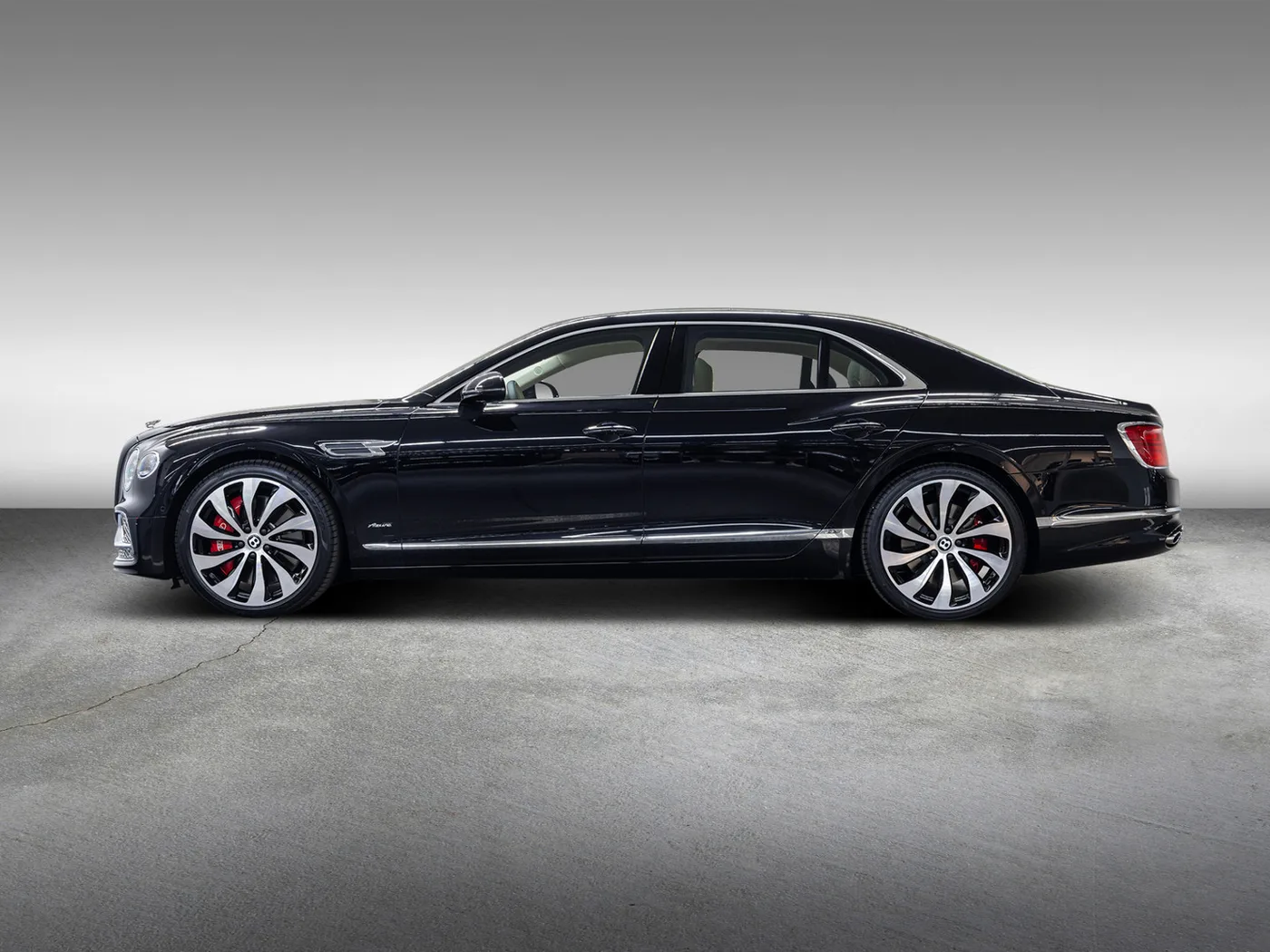 2024 Bentley Flying Spur Azure V8 offered by an official Bentley dealer in Leusden, Netherlands, photo 7 of 15