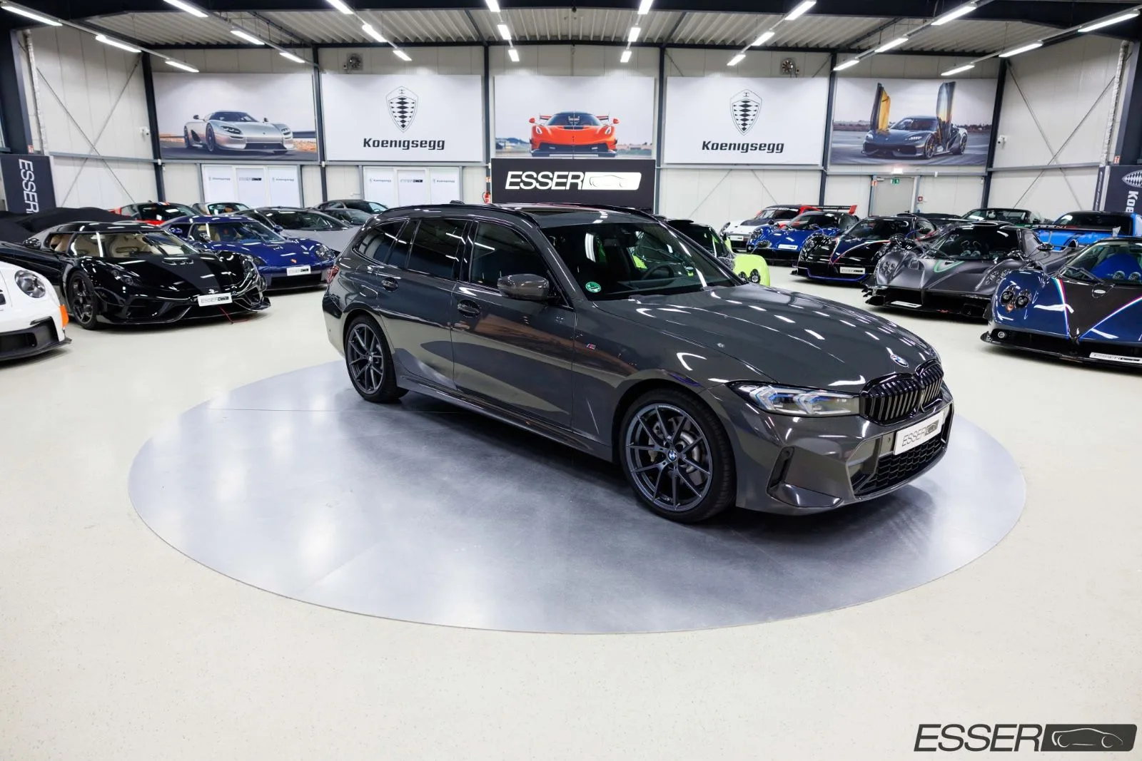 2024 BMW 330d xDrive Touring proposée par un spécialiste de la supercar à Alsdorf / Aachen, Allemagne, photo principale
