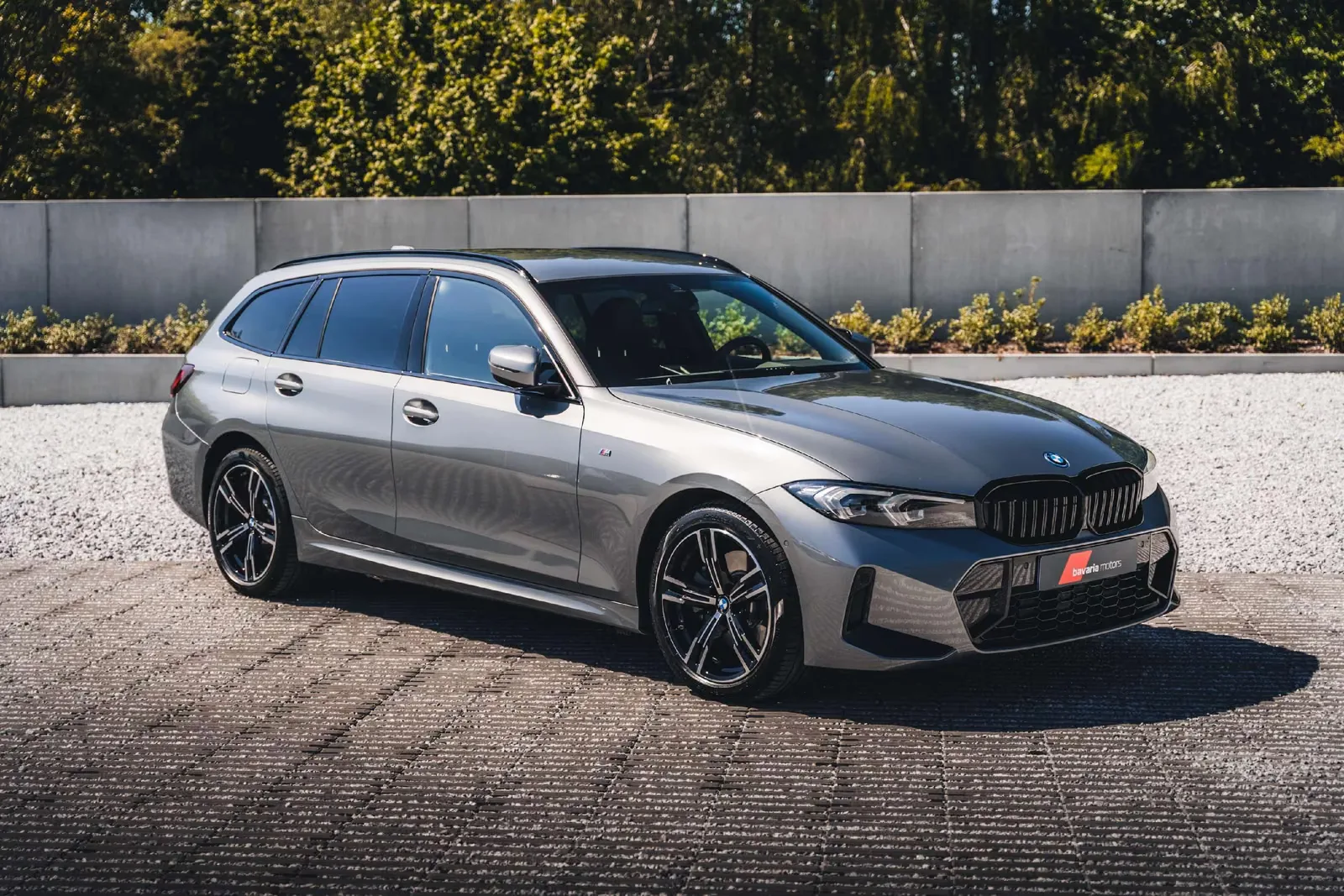 2024 BMW 330e Touring, M Sport angeboten von einem Fachhändler in Harelbeke, Belgien, Hauptfoto