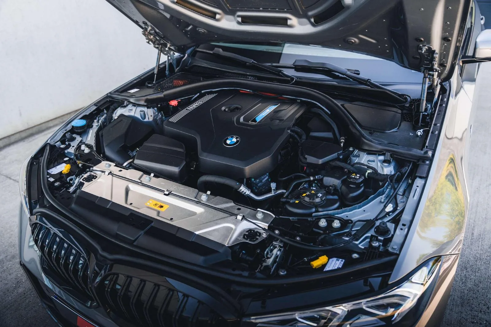 2024 BMW 330e Touring, M Sport, 22/23