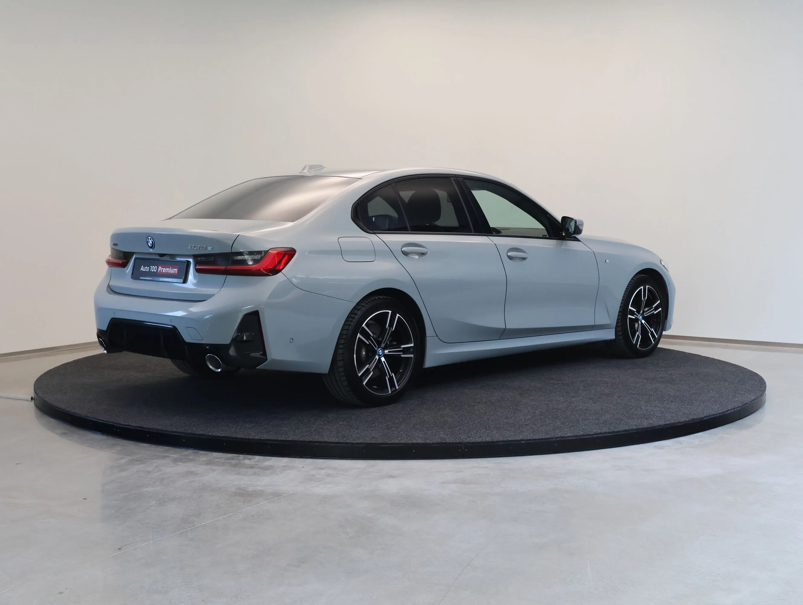 2024 BMW 330e xDrive, M Sport, 3/21