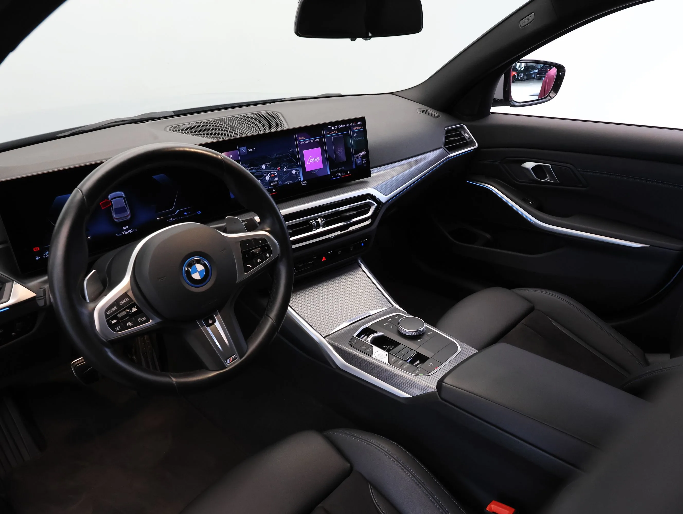 2024 BMW 330e xDrive, M Sport, 10/21