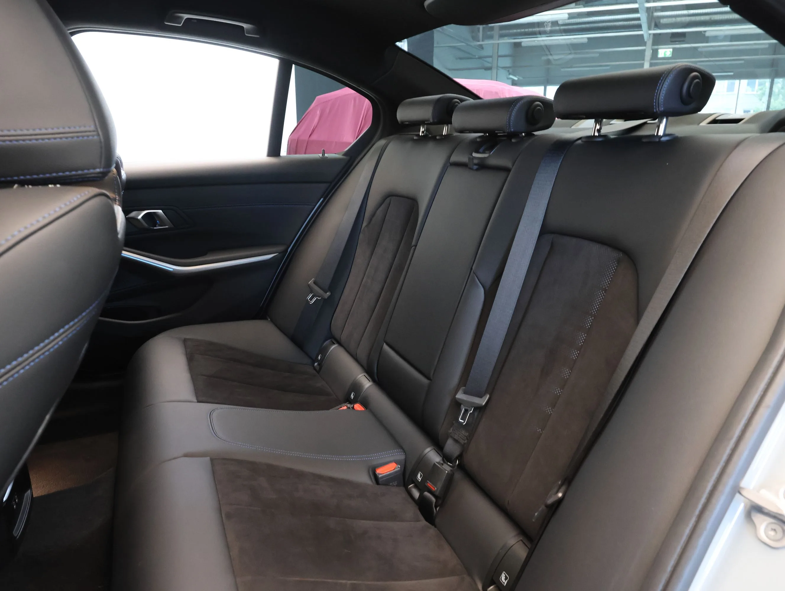 2024 BMW 330e xDrive, M Sport, 12/21