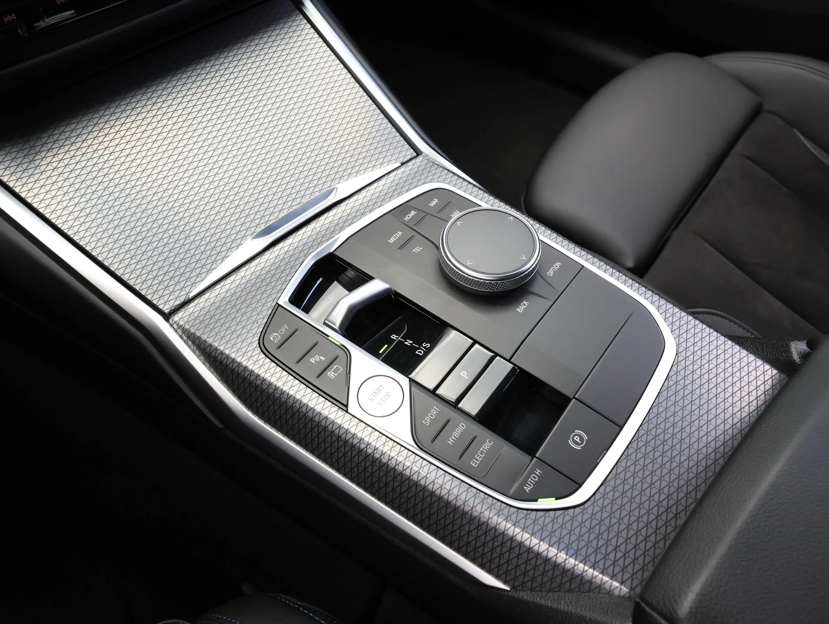 2024 BMW 330e xDrive, M Sport, 20/21