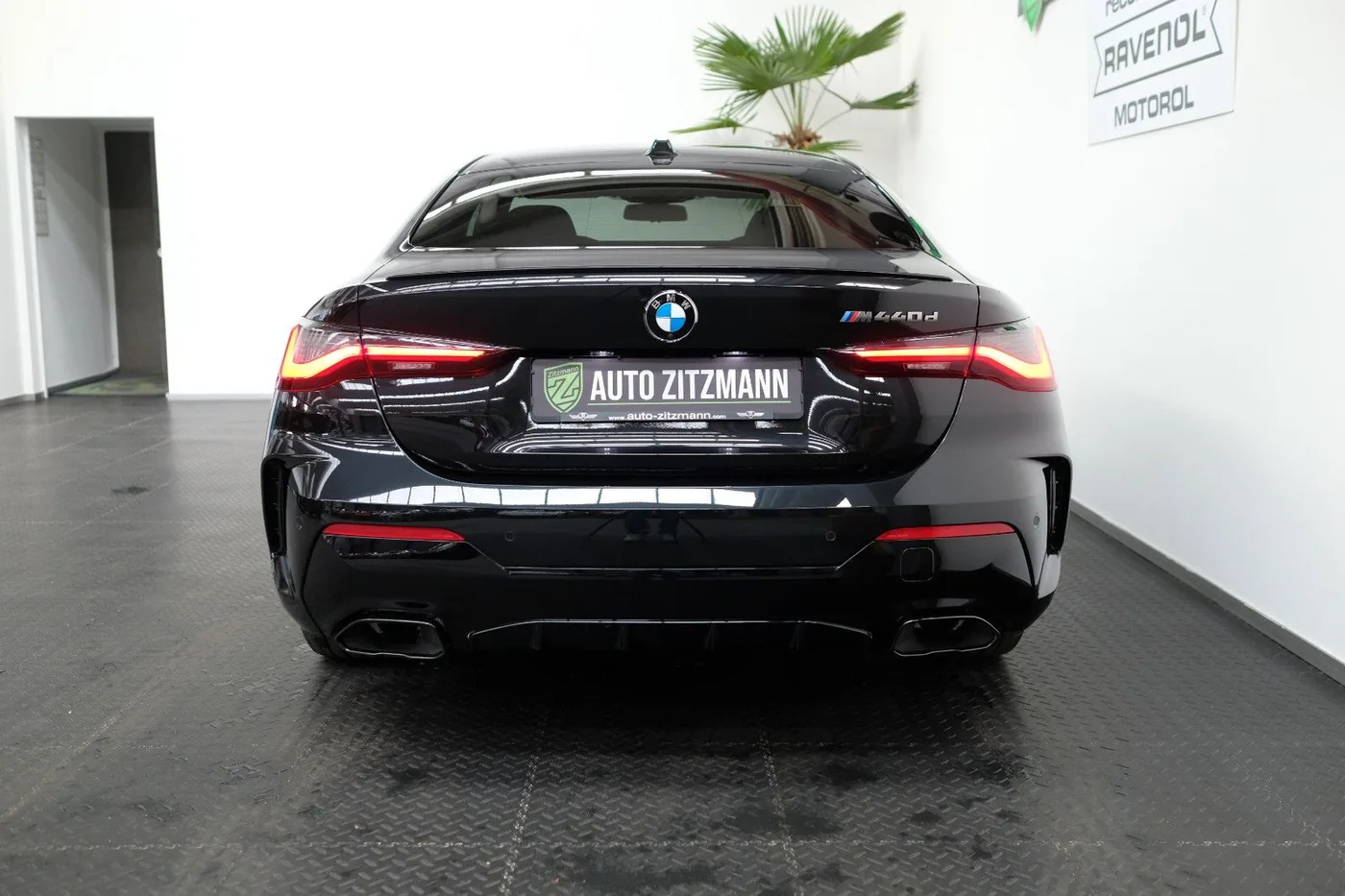 2024 BMW M440d xDrive offered by a specialist dealer in Nuremberg, Germany, photo 7 of 15