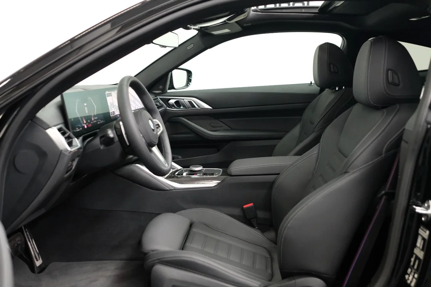 2024 BMW M440d xDrive offered by a specialist dealer in Nuremberg, Germany, photo 13 of 15