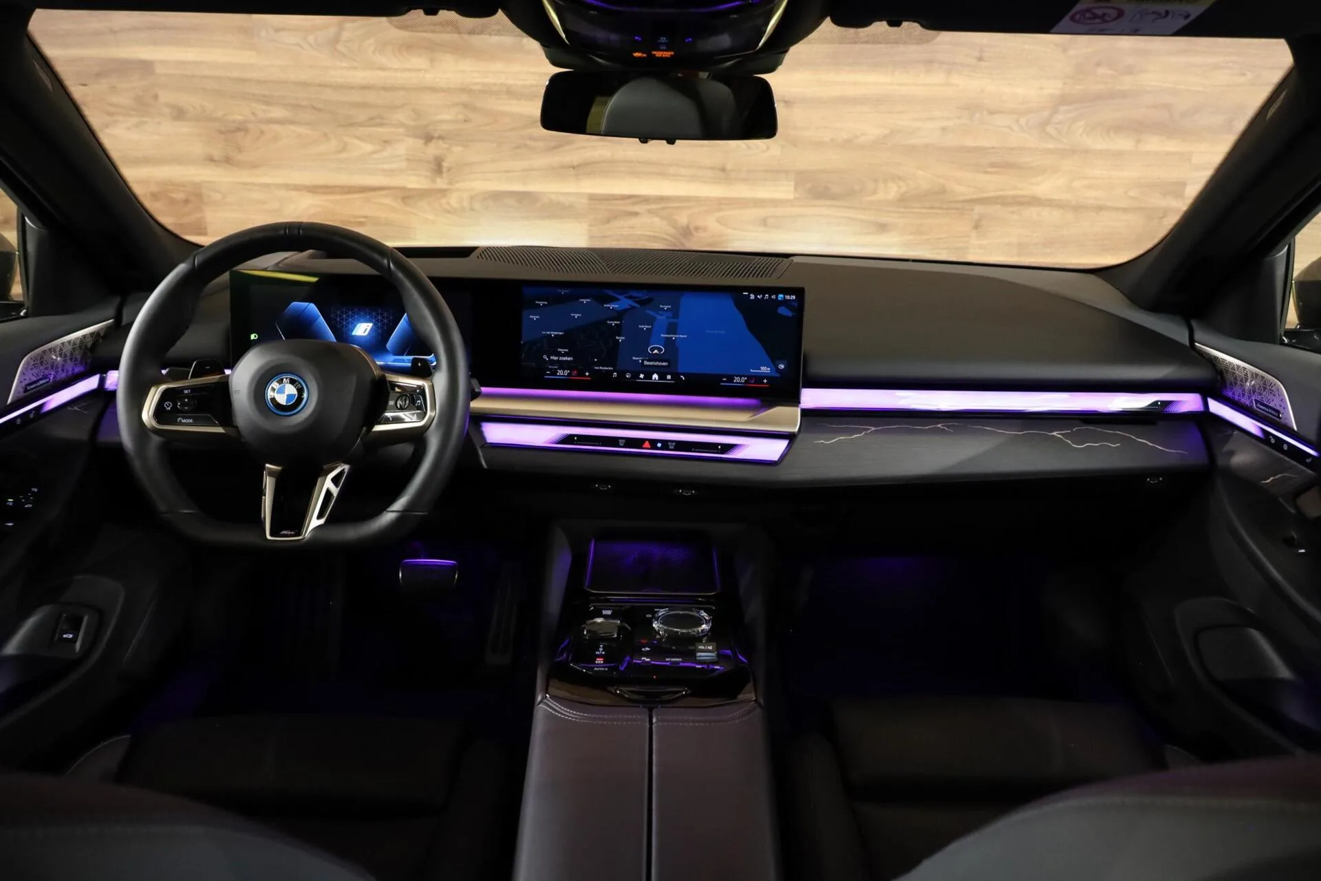 2024 BMW 550e xDrive, 3/30