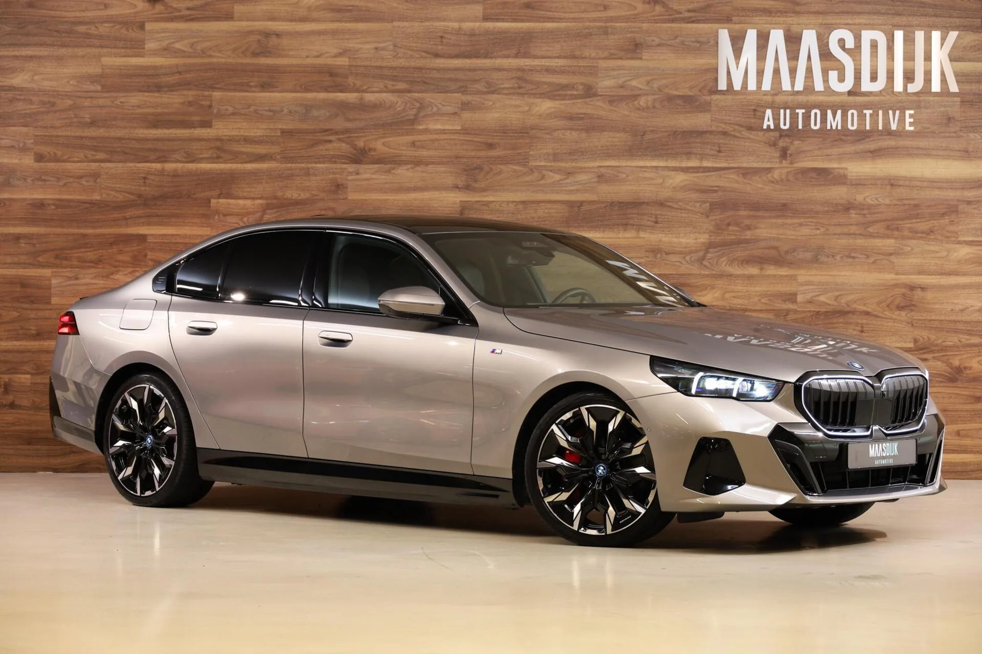 2024 BMW 550e xDrive, 4/30