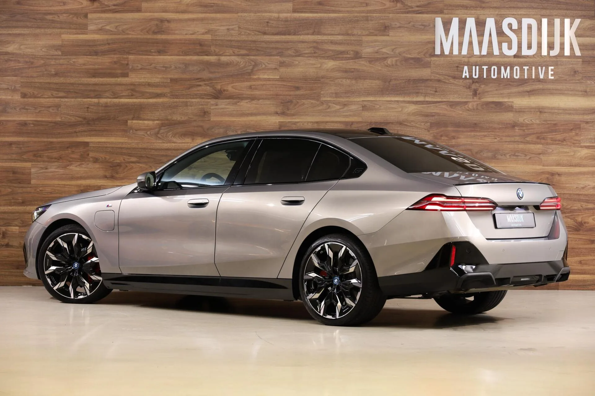 2024 BMW 550e xDrive, 10/30