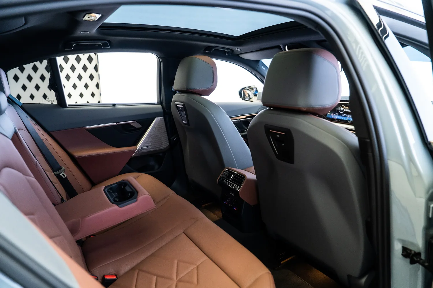 2024 BMW i5 eDrive40, 14/16