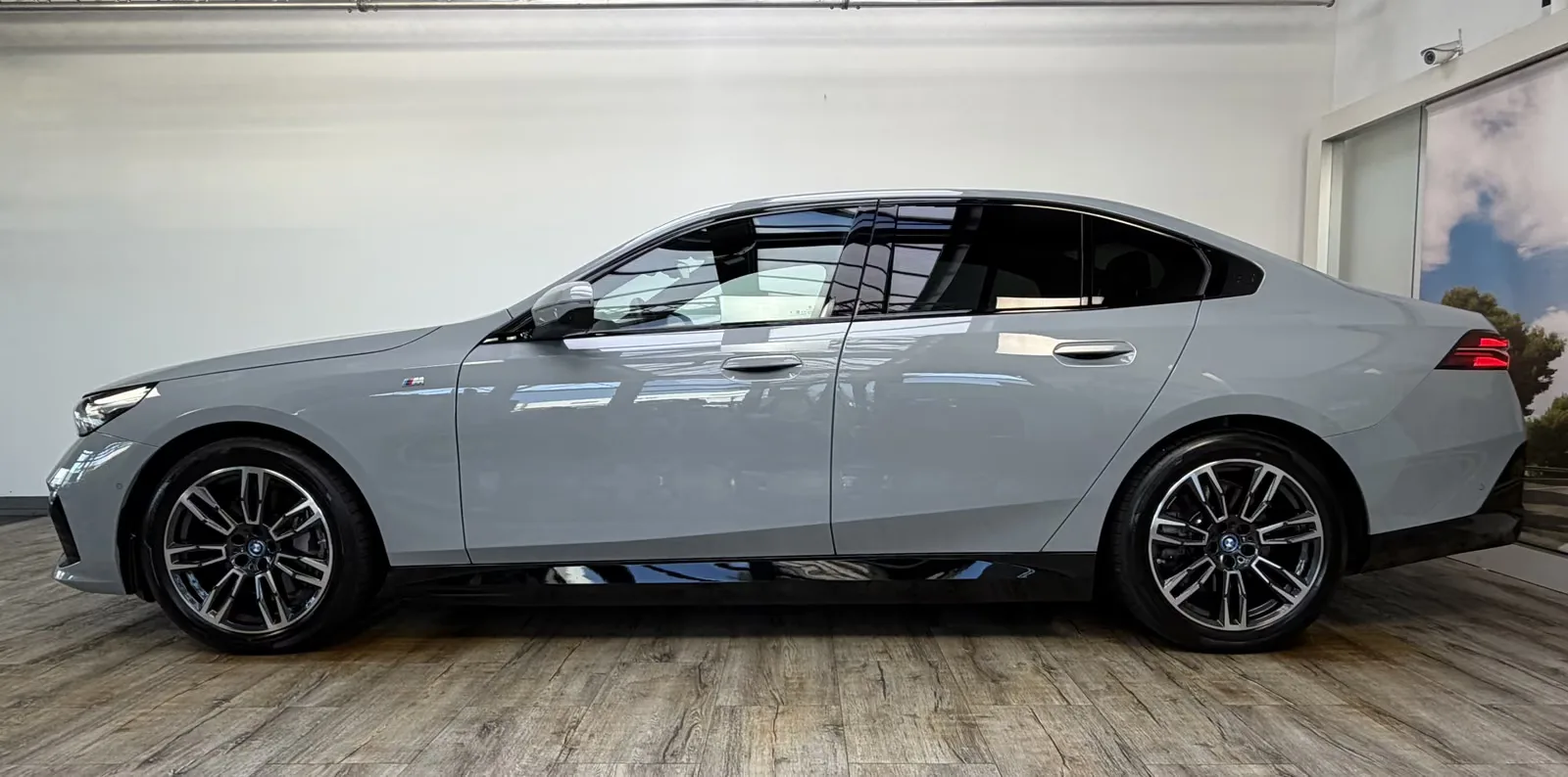 2024 BMW i5 xDrive40 M Sport, 3/30