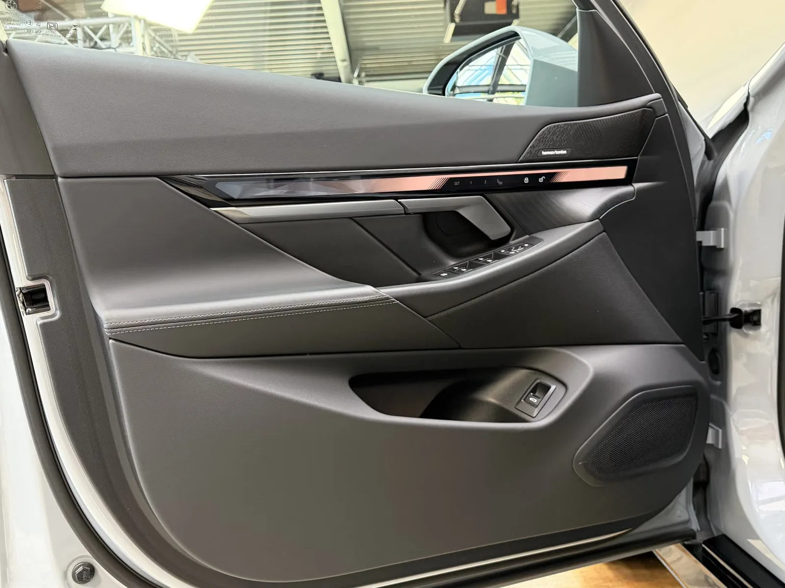 2024 BMW i5 xDrive40 M Sport, 15/30