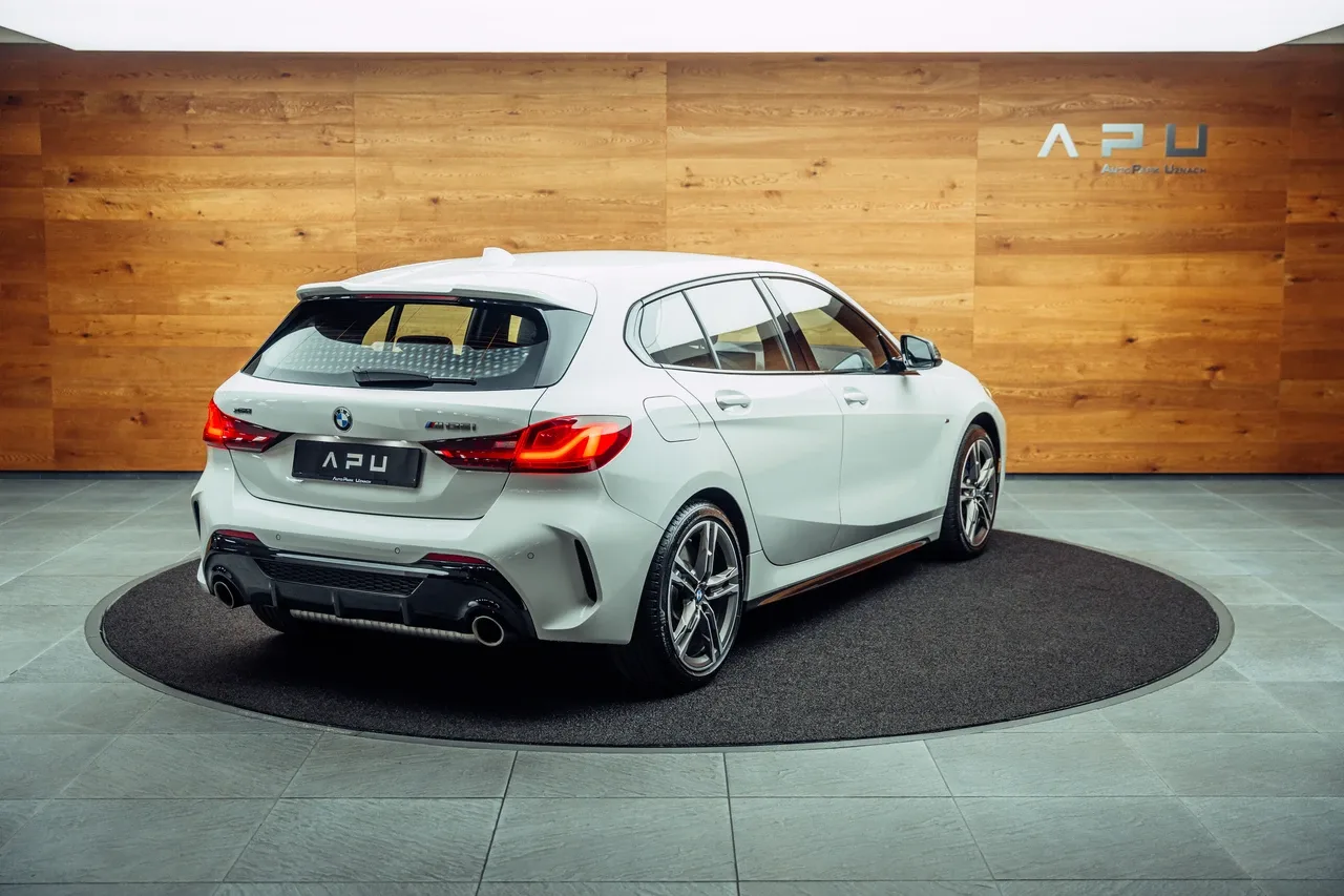 2024 BMW M135i proposée par un concessionnaire spécialisé à Uznach, Suisse, photo principale