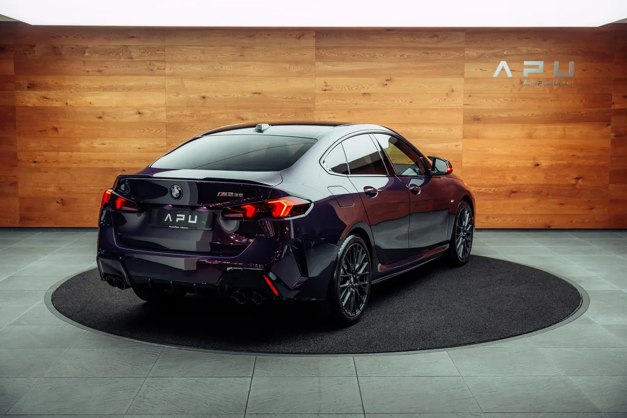 2024 BMW M235i Gran Coupé proposée par un concessionnaire spécialisé à Uznach, Suisse, photo principale
