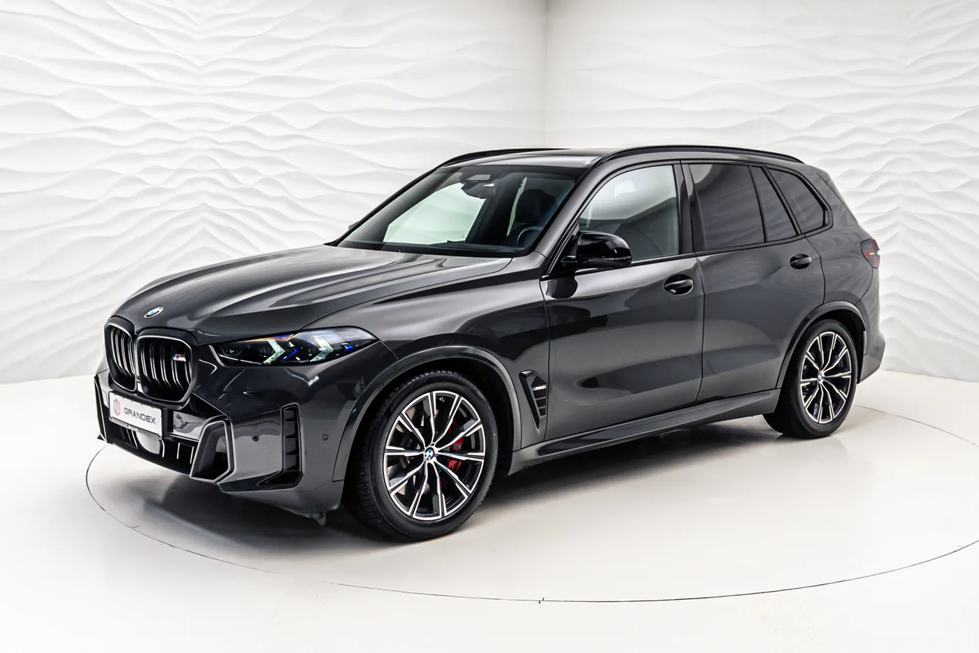 2024 BMW X5 M60i angeboten von einem Fachhändler in Sengenthal, Deutschland, Foto 2 von 10