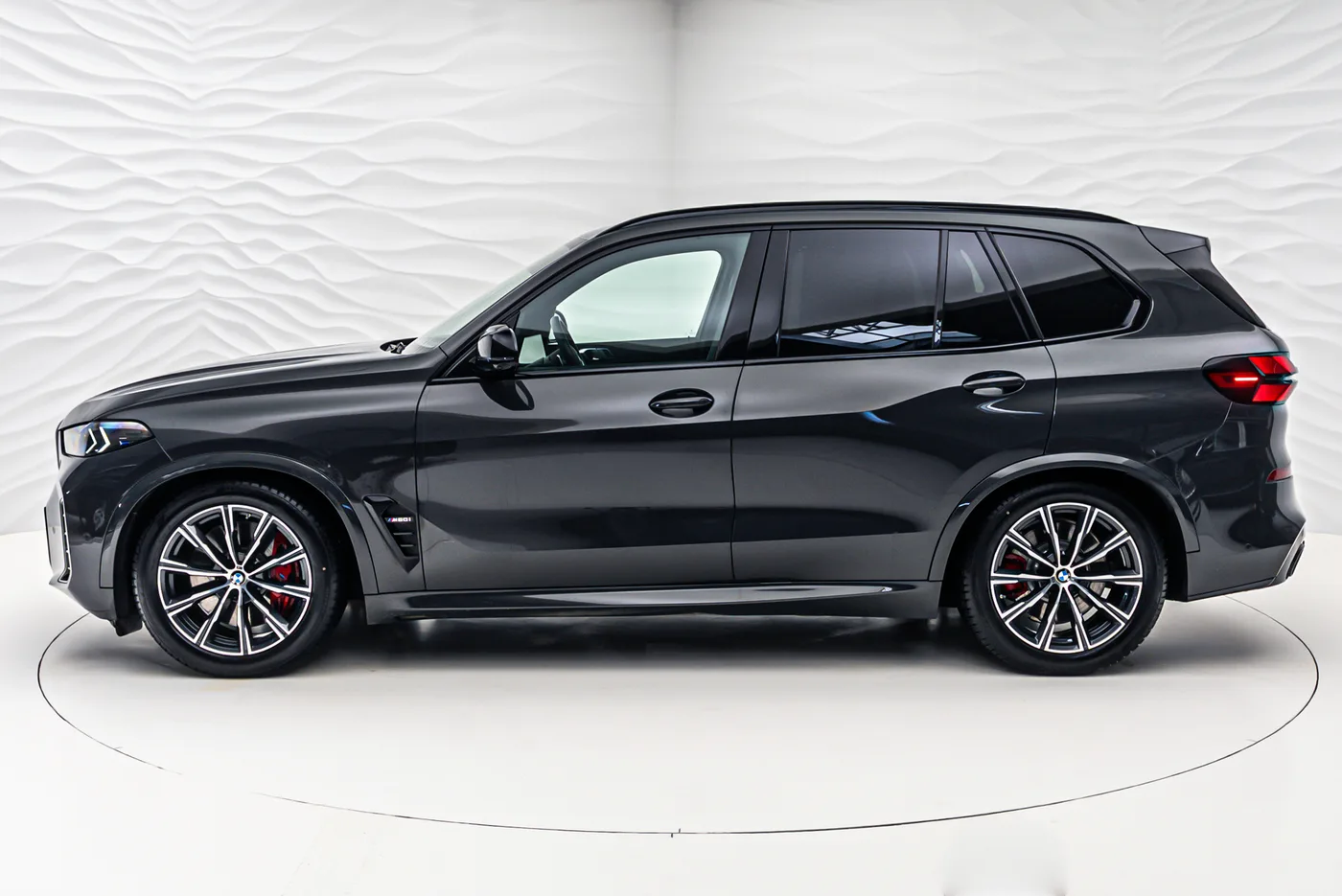 2024 BMW X5 M60i angeboten von einem Fachhändler in Sengenthal, Deutschland, Foto 3 von 10