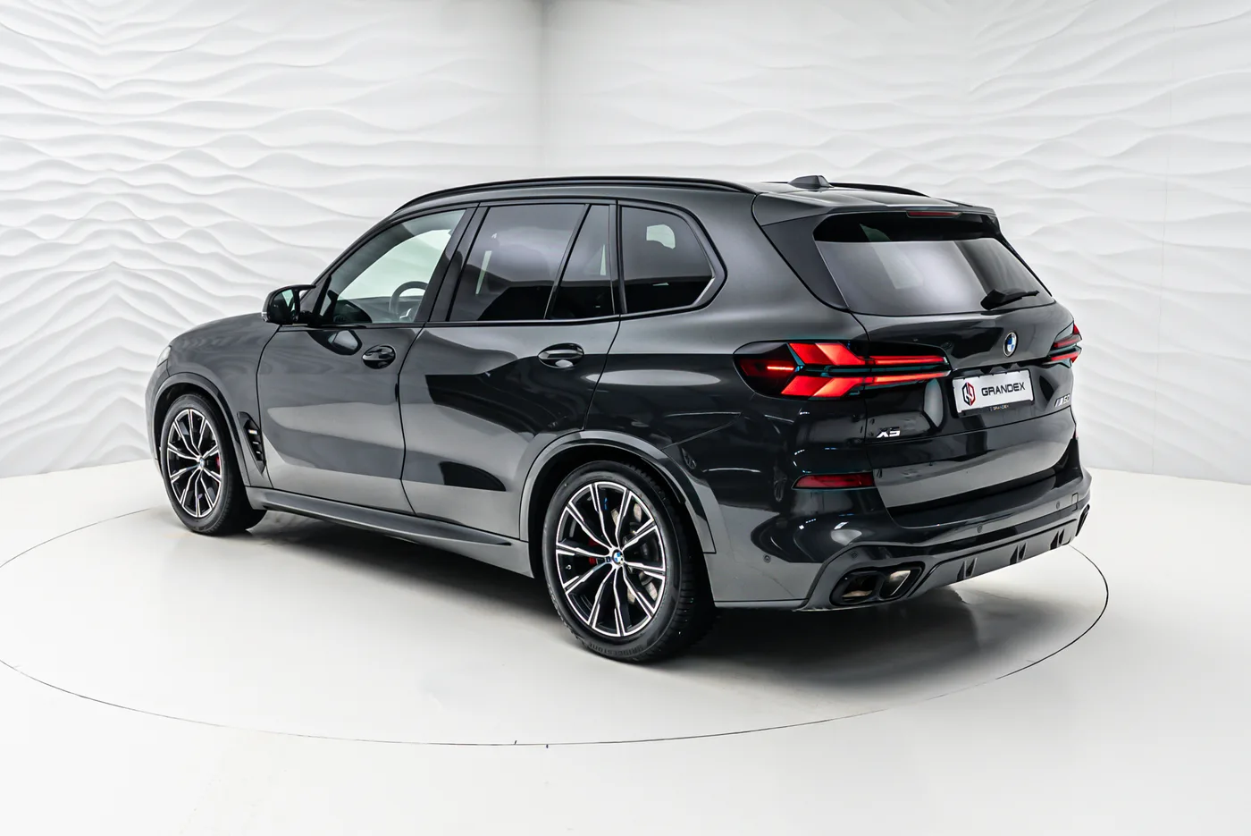 2024 BMW X5 M60i angeboten von einem Fachhändler in Sengenthal, Deutschland, Foto 4 von 10