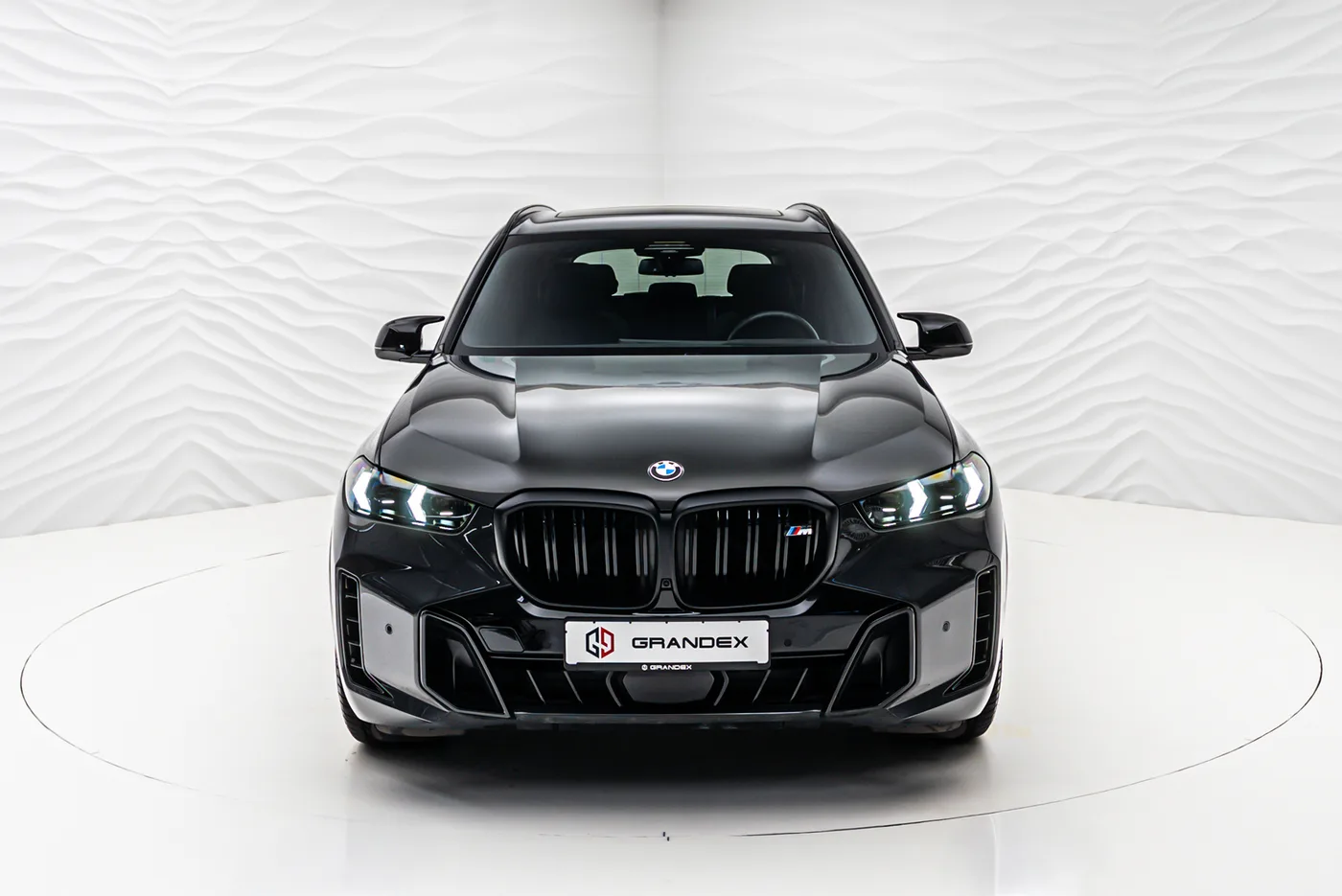 2024 BMW X5 M60i angeboten von einem Fachhändler in Sengenthal, Deutschland, Foto 8 von 10