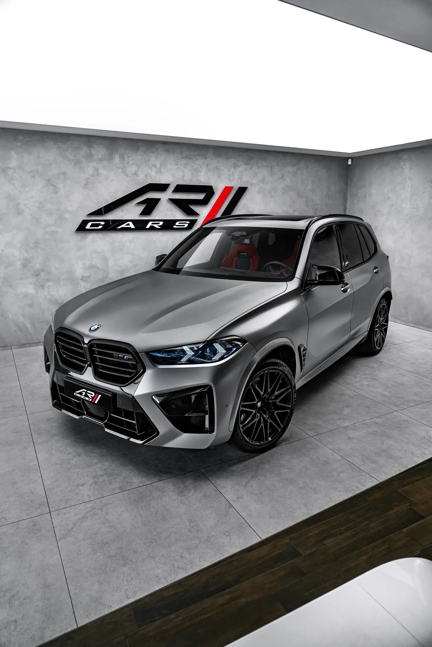 2024 BMW X5 M Competition offered by a specialist dealer in Ostrava, Czechia, photo 8 of 15