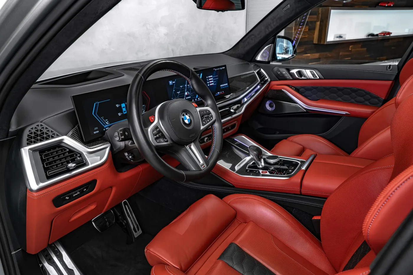 2024 BMW X5 M Competition offered by a specialist dealer in Ostrava, Czechia, photo 12 of 15