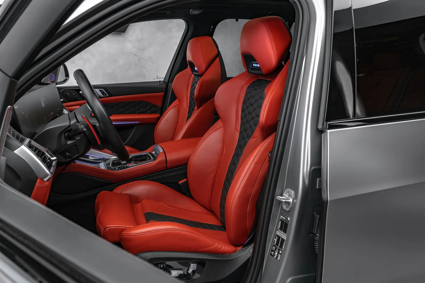 2024 BMW X5 M Competition offered by a specialist dealer in Ostrava, Czechia, photo 14 of 15
