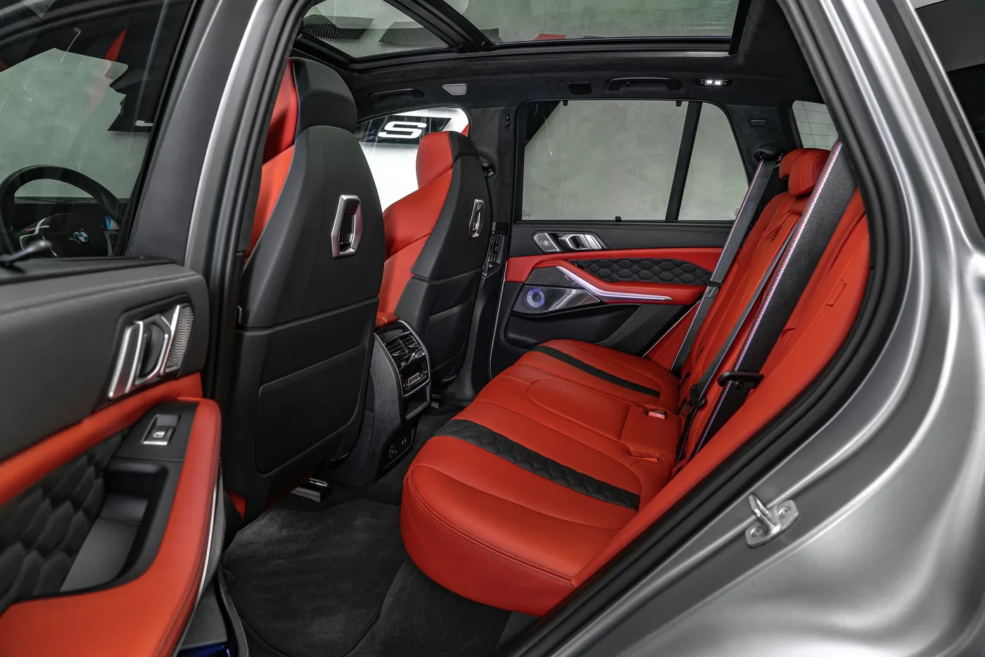 2024 BMW X5 M Competition offered by a specialist dealer in Ostrava, Czechia, photo 15 of 15