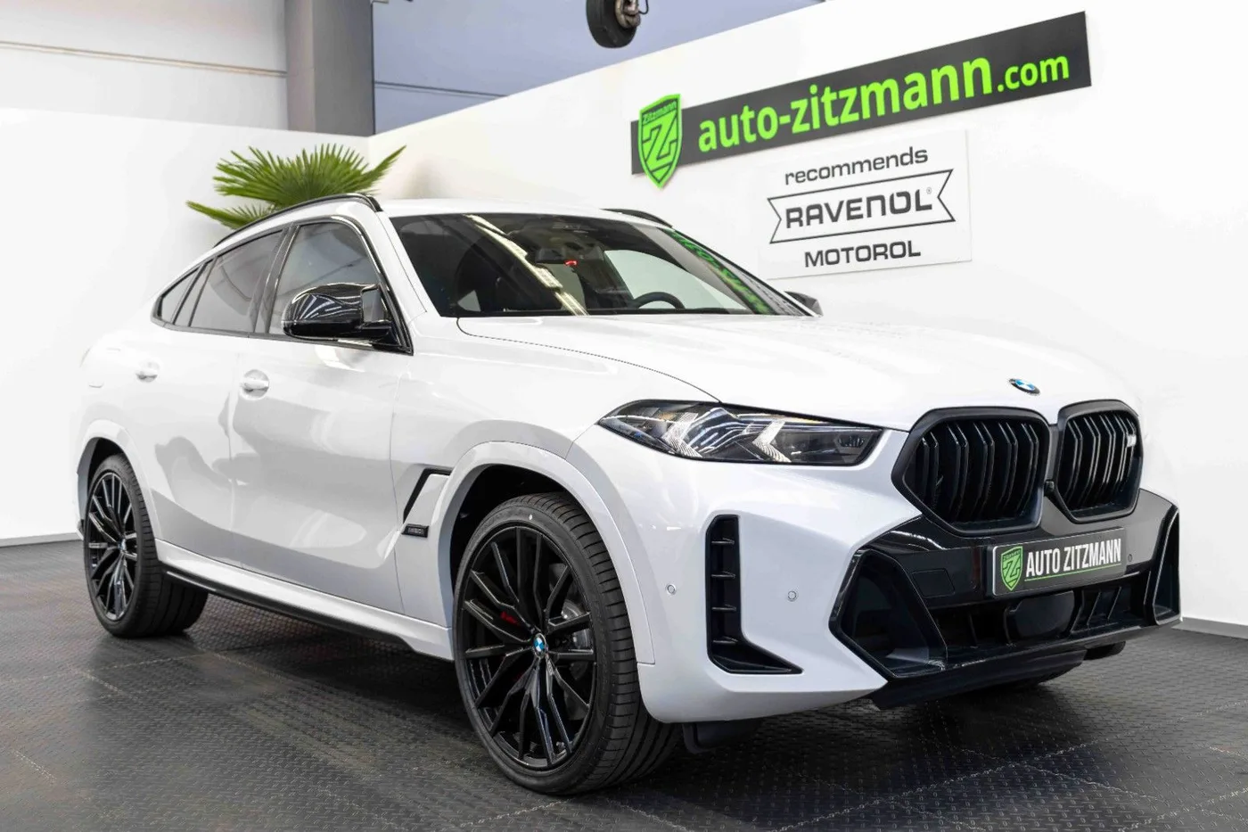 2024 BMW X6 M60i xDrive proposée par un concessionnaire spécialisé à Nuremberg, Allemagne, photo 2 sur 15