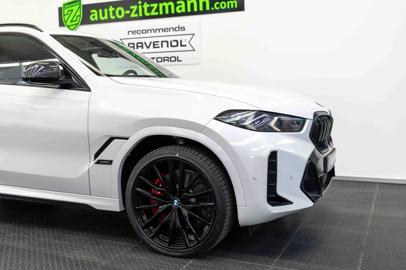 2024 BMW X6 M60i xDrive proposée par un concessionnaire spécialisé à Nuremberg, Allemagne, photo 5 sur 15