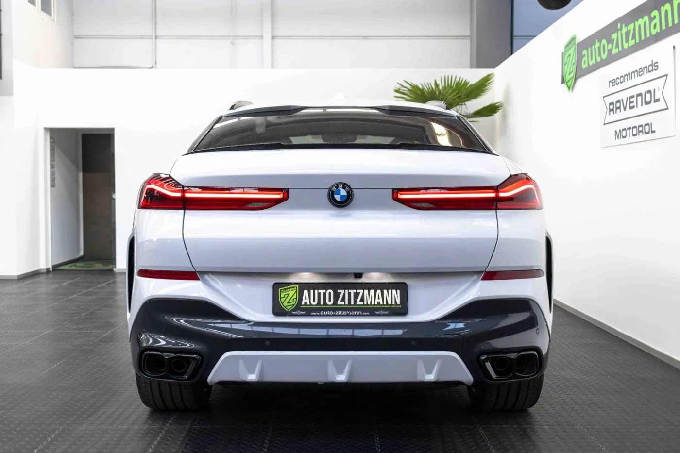 2024 BMW X6 M60i xDrive proposée par un concessionnaire spécialisé à Nuremberg, Allemagne, photo 8 sur 15