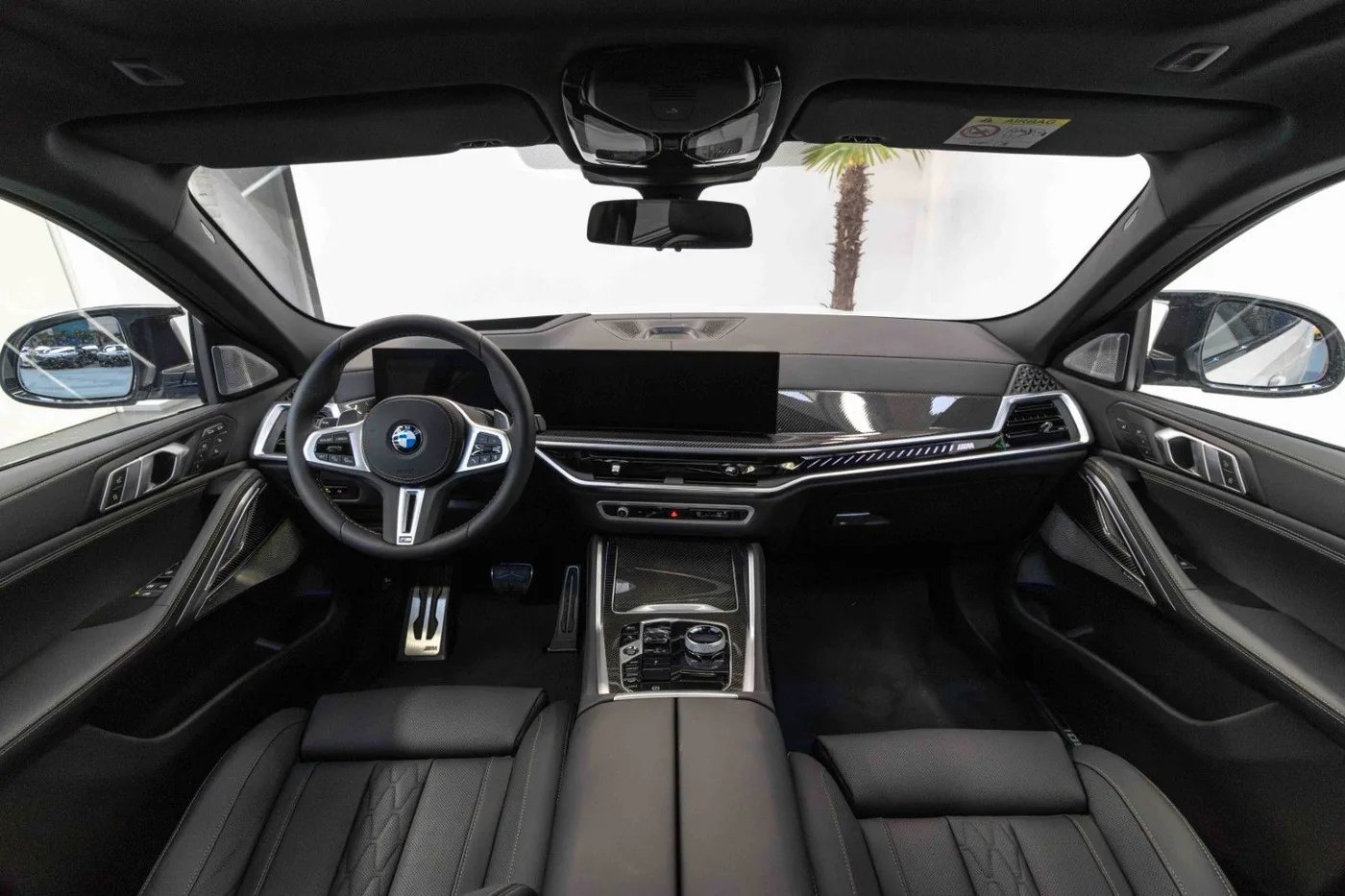 2024 BMW X6 M60i xDrive proposée par un concessionnaire spécialisé à Nuremberg, Allemagne, photo 14 sur 15
