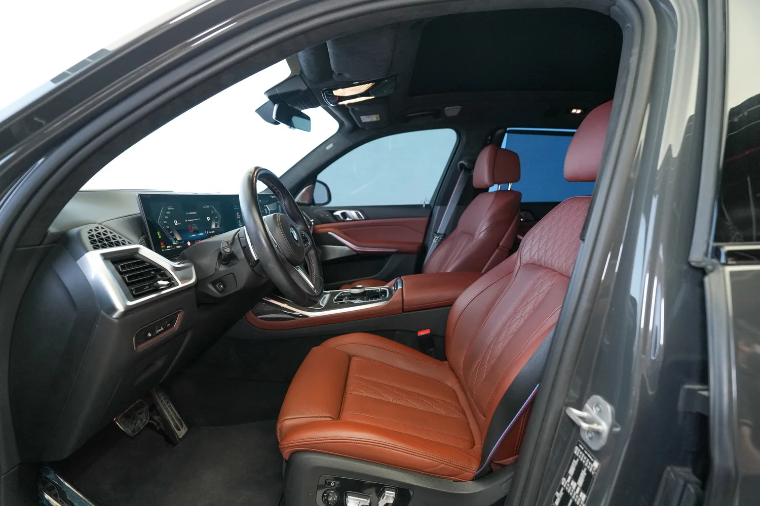 2024 BMW X7 M60i, 5/17