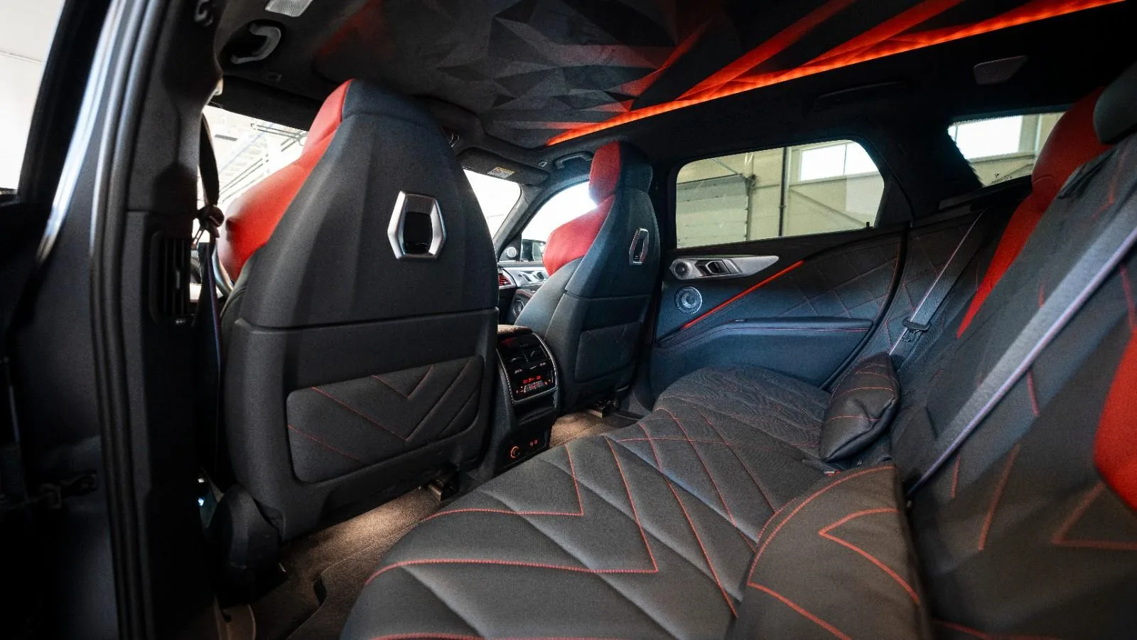 2024 BMW XM Label Red, 11/11