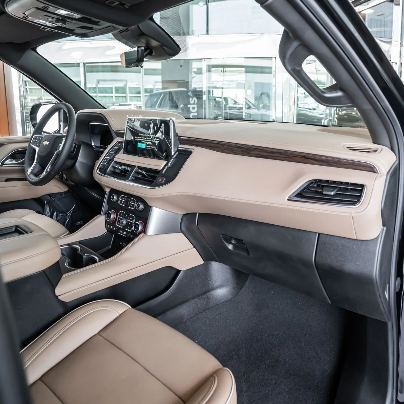 2024 Chevrolet Tahoe Premier angeboten von einem Fachhändler in Dubai, Vereinigte Arabische Emirate, Foto 4 von 12