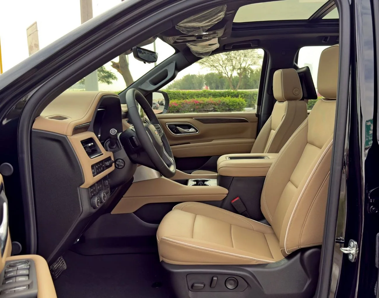 2024 Chevrolet Tahoe Premier offered by a specialist dealer in Dubai, United Arab Emirates, photo 9 of 13