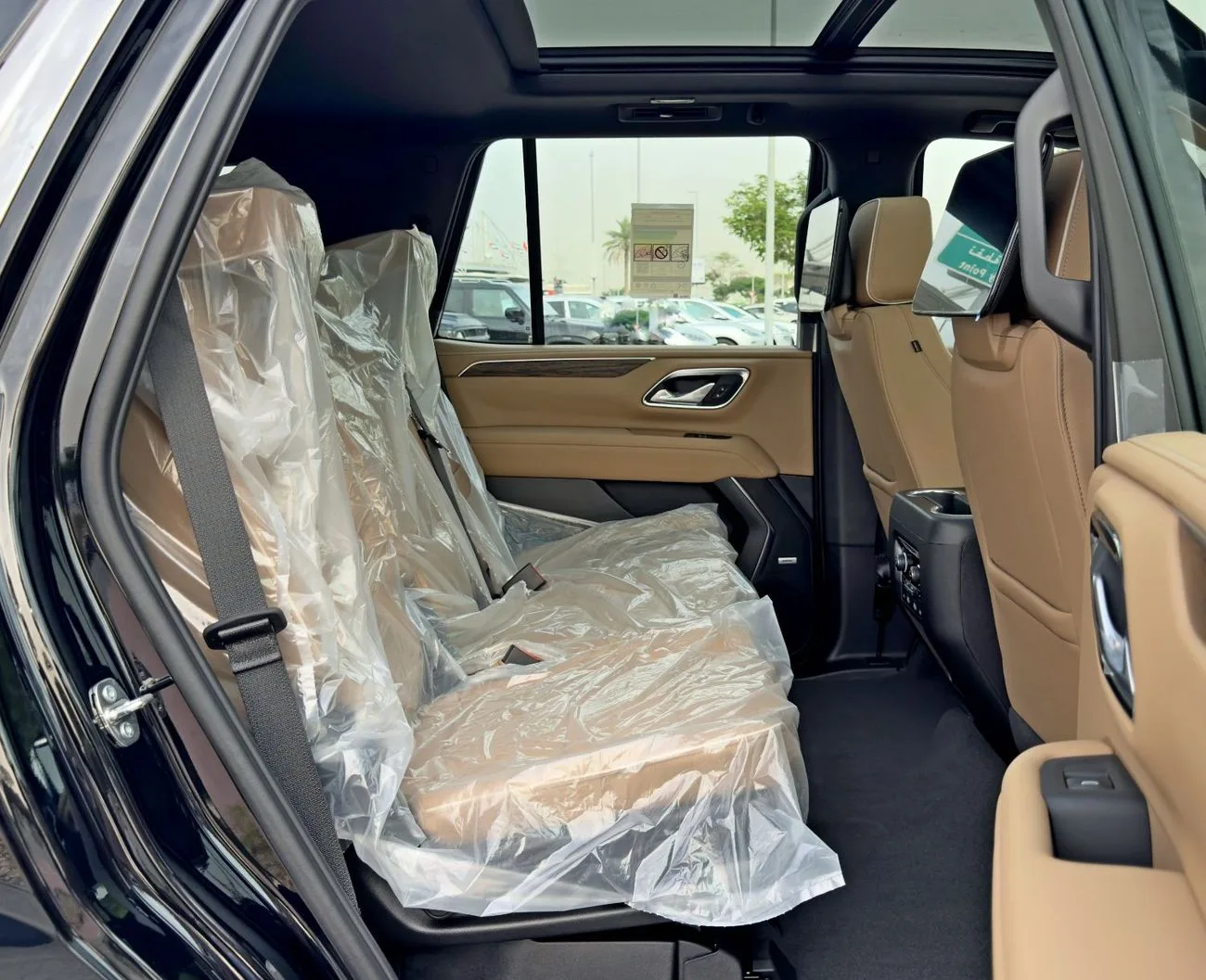 2024 Chevrolet Tahoe Premier offered by a specialist dealer in Dubai, United Arab Emirates, photo 12 of 13