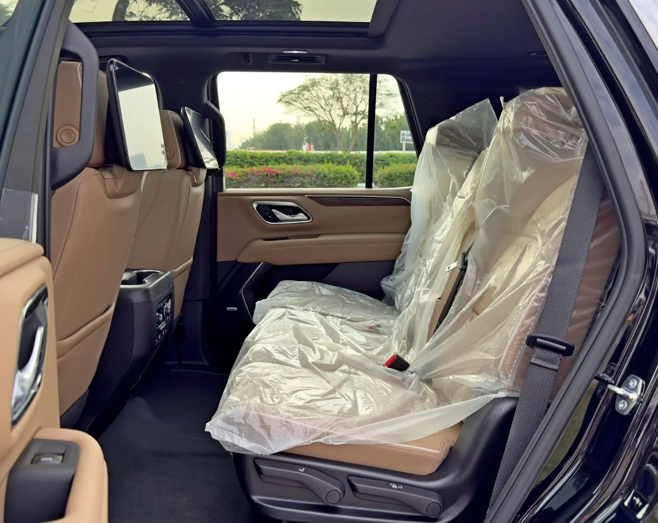 2024 Chevrolet Tahoe Premier offered by a specialist dealer in Dubai, United Arab Emirates, photo 13 of 13