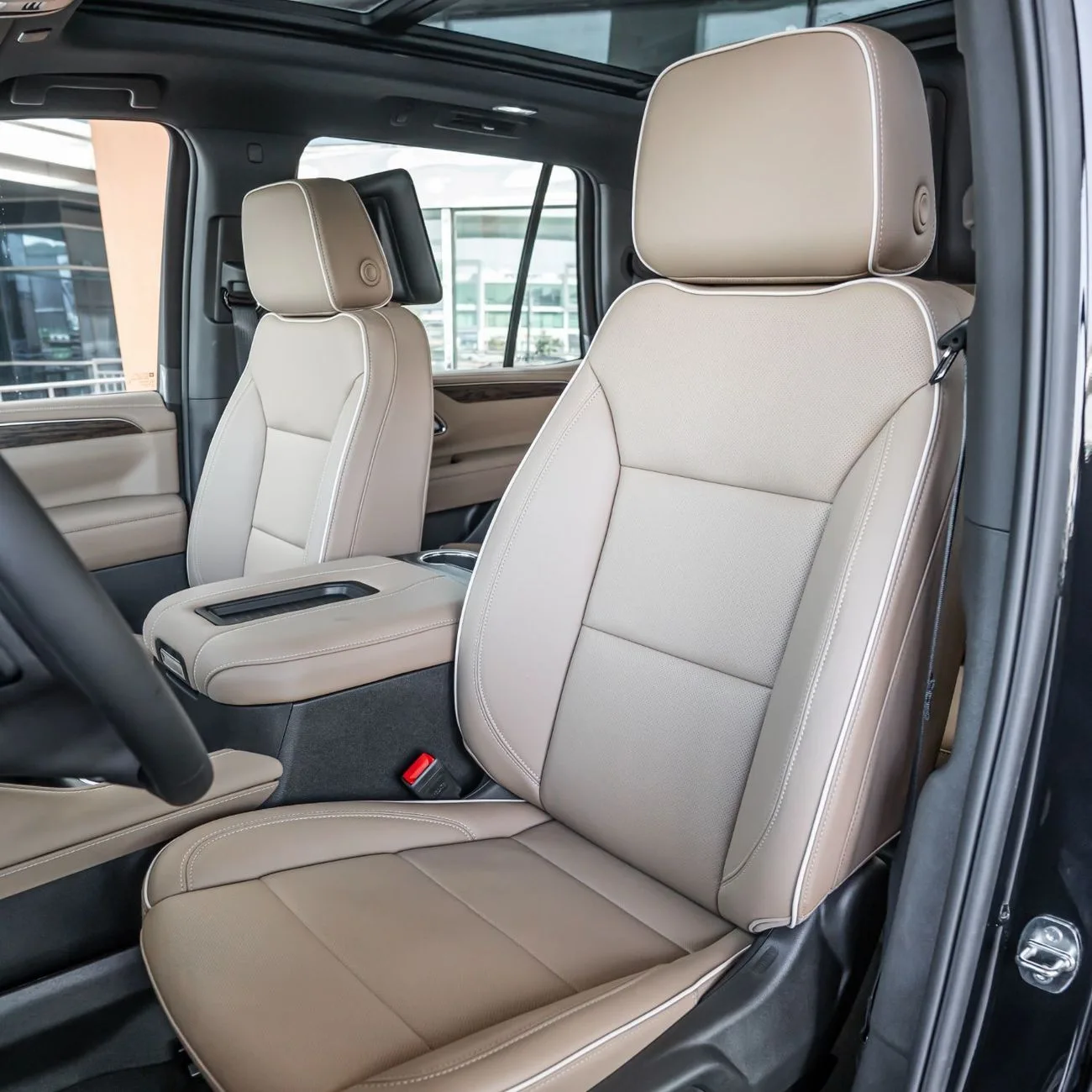 2024 Chevrolet Tahoe Premier proposée par un concessionnaire spécialisé à Dubai, Émirats arabes unis, photo 8 sur 16