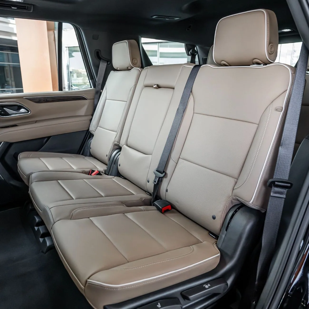 2024 Chevrolet Tahoe Premier proposée par un concessionnaire spécialisé à Dubai, Émirats arabes unis, photo 9 sur 16