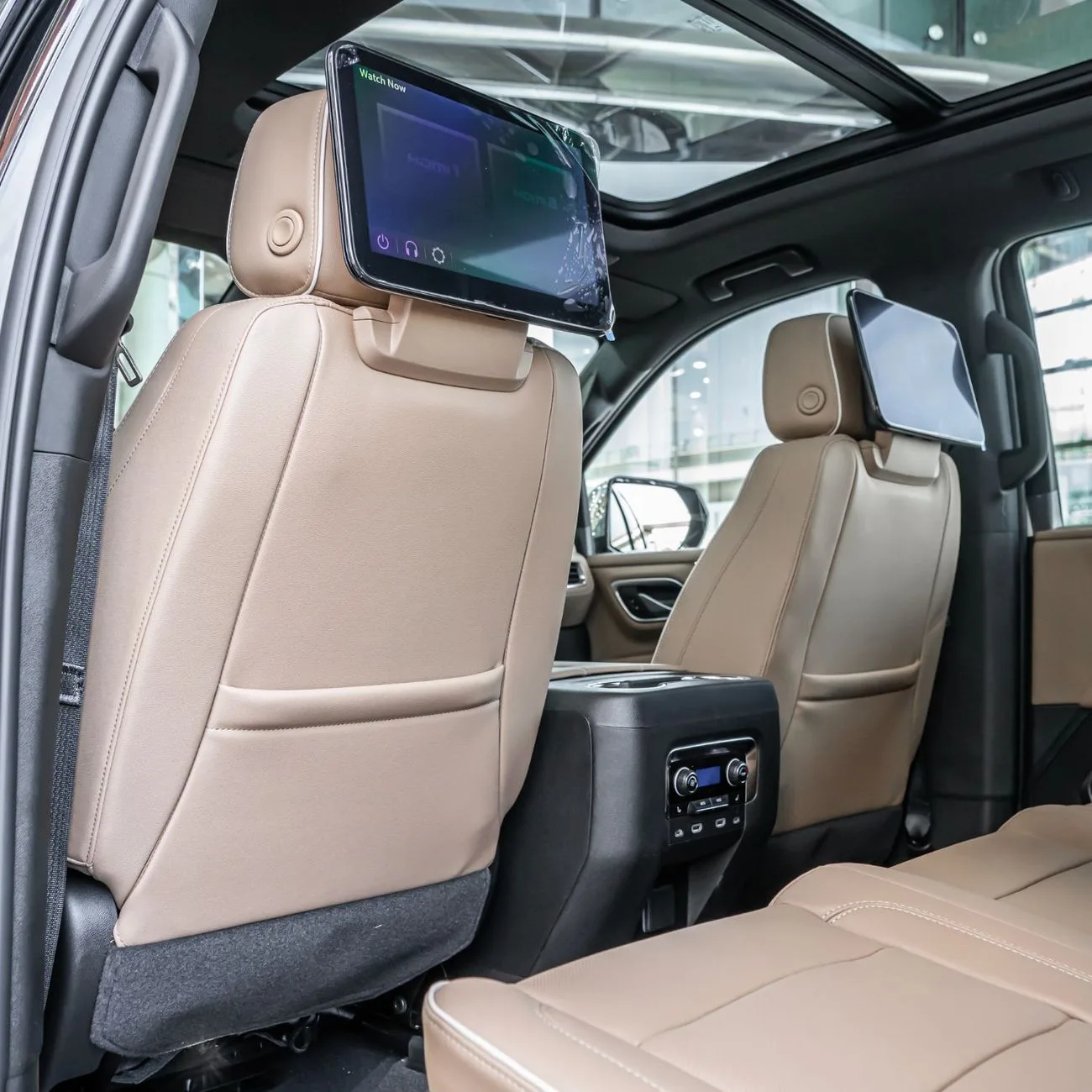 2024 Chevrolet Tahoe Premier proposée par un concessionnaire spécialisé à Dubai, Émirats arabes unis, photo 12 sur 16