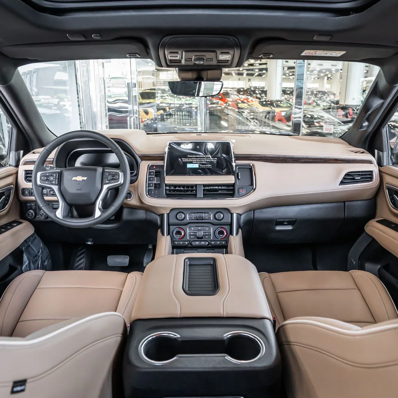 2024 Chevrolet Tahoe Premier proposée par un concessionnaire spécialisé à Dubai, Émirats arabes unis, photo 13 sur 16