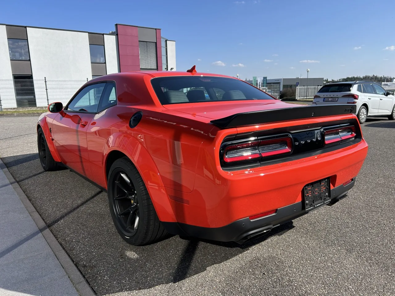 2024 Dodge Challenger SRT Hellcat Redeye Widebody angeboten von einem Fachhändler in Písek, Tschechien, Foto 7 von 33