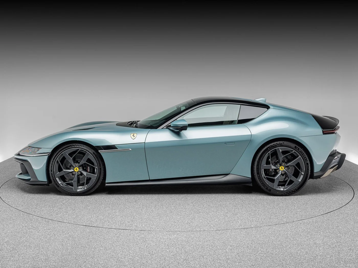 2024 Ferrari 12Cilindri proposée par un concessionnaire spécialisé à Böblingen, Allemagne, photo 2 sur 15