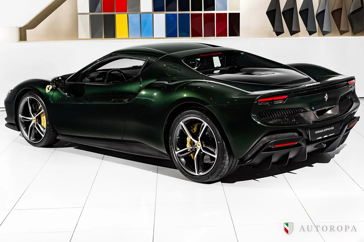 2024 Ferrari 296 GTB angeboten von einem offiziellen Ferrari und Maserati-Vertragshändler in Arlöv, Schweden, Foto 4 von 10