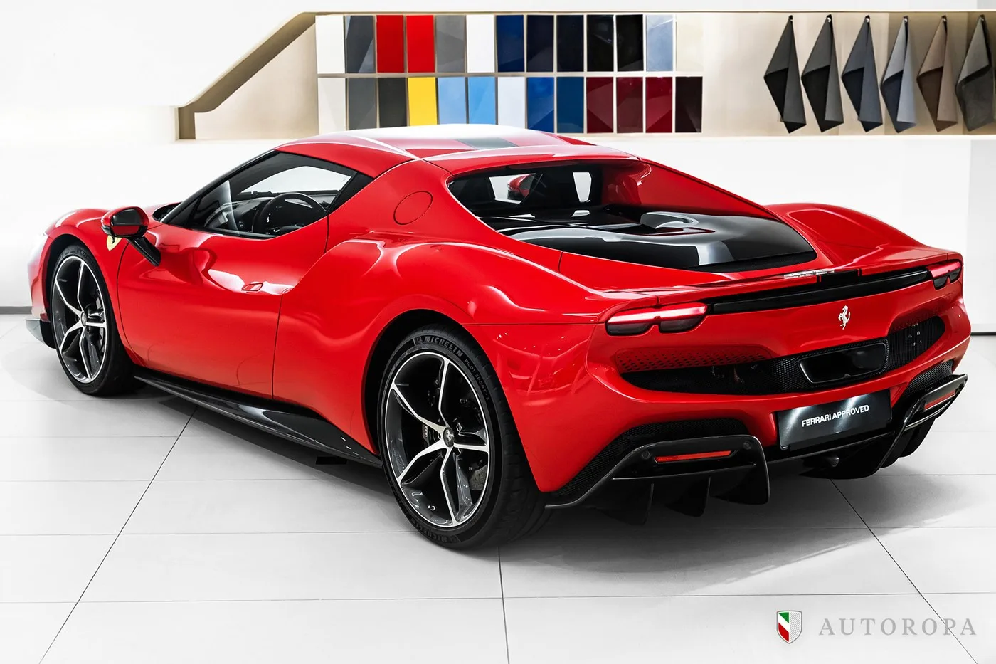 2024 Ferrari 296 GTB Assetto Fiorano angeboten von einem offiziellen Ferrari und Maserati-Vertragshändler in Stockholm, Schweden, Foto 4 von 10