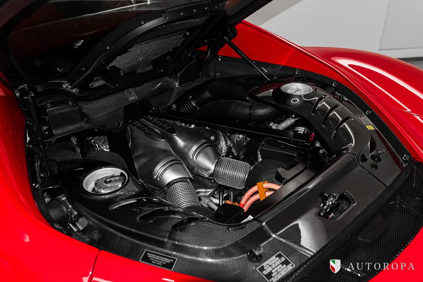 2024 Ferrari 296 GTB Assetto Fiorano angeboten von einem offiziellen Ferrari und Maserati-Vertragshändler in Stockholm, Schweden, Foto 9 von 10