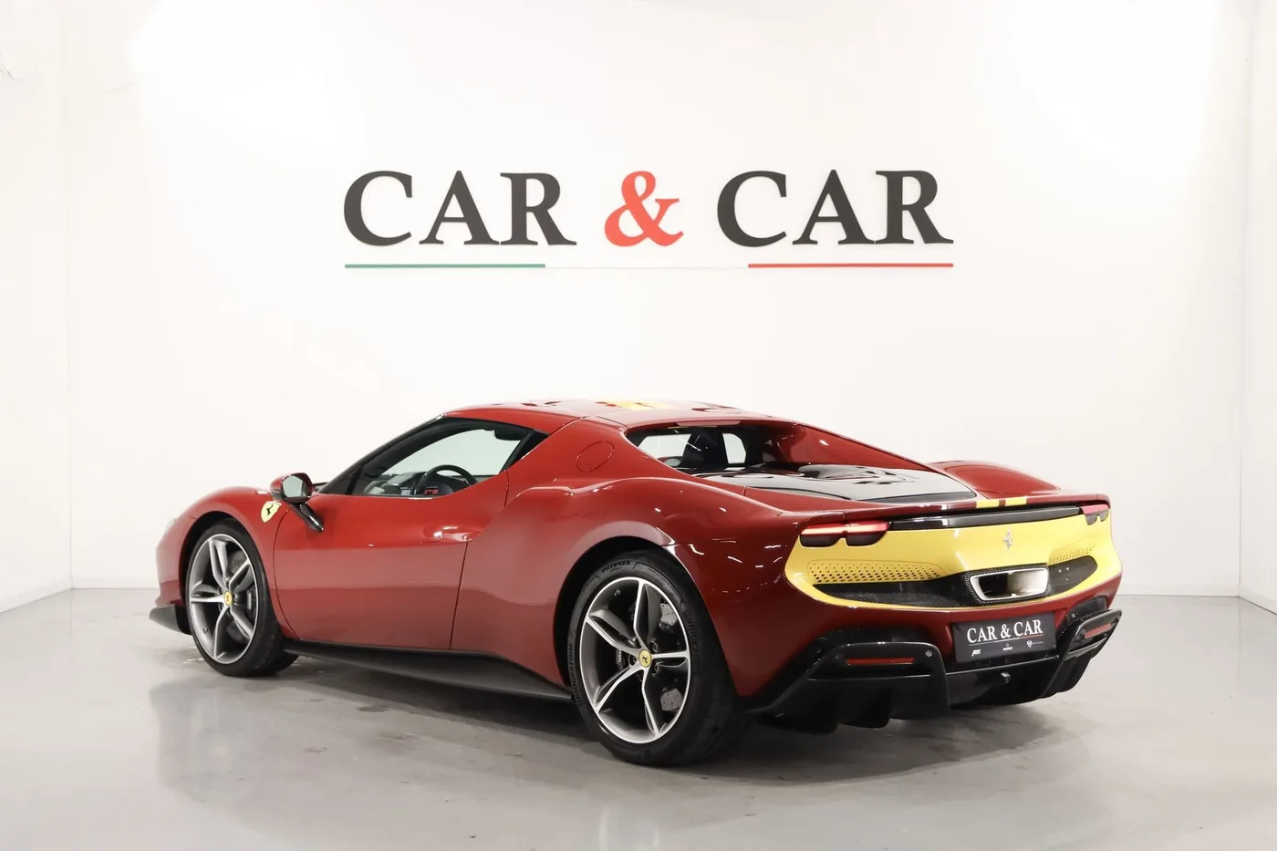 2024 Ferrari 296 GTB Assetto Fiorano proposée par un spécialiste de la supercar à Zibido San Giacomo, Italie, photo 2 sur 21