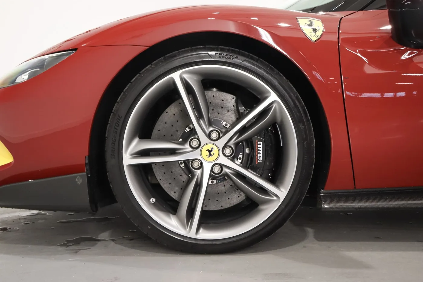 2024 Ferrari 296 GTB Assetto Fiorano proposée par un spécialiste de la supercar à Zibido San Giacomo, Italie, photo 7 sur 21