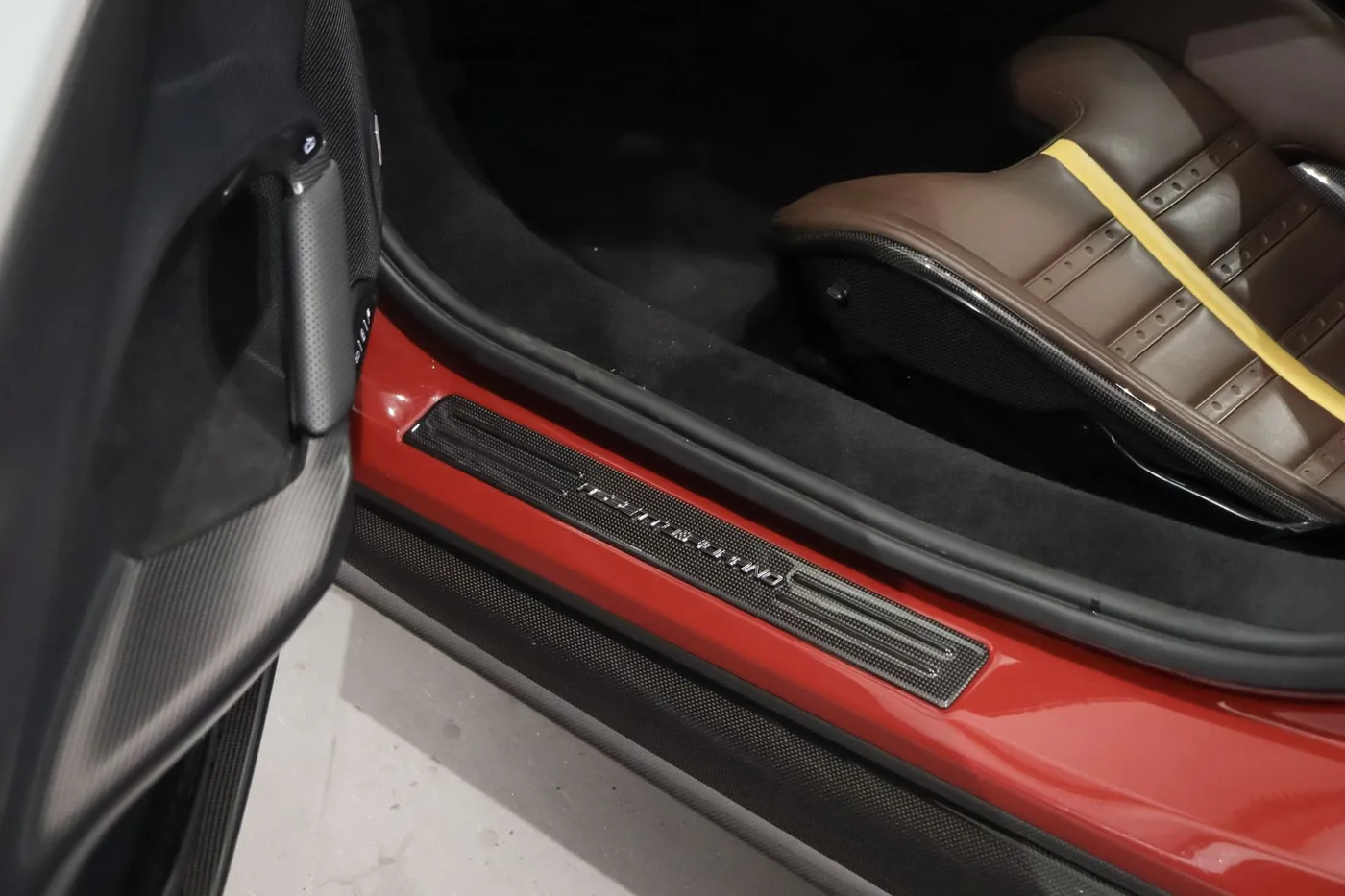 2024 Ferrari 296 GTB Assetto Fiorano proposée par un spécialiste de la supercar à Zibido San Giacomo, Italie, photo 11 sur 21